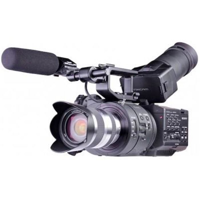 دوربین فیلم برداری سونی مدل Sony NEX-FS700R Super 35 Camcorder with 18-200mm f/3.5-6.3 PZ OSS Lens
